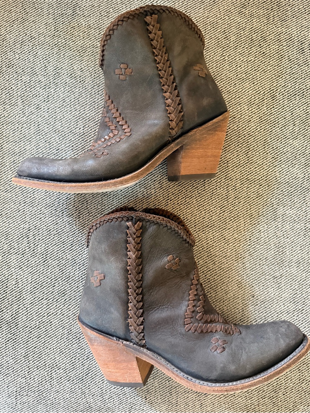 Liberty Black Aztec Zipper Ankle Western Bootie in Dark Brown Sz 6